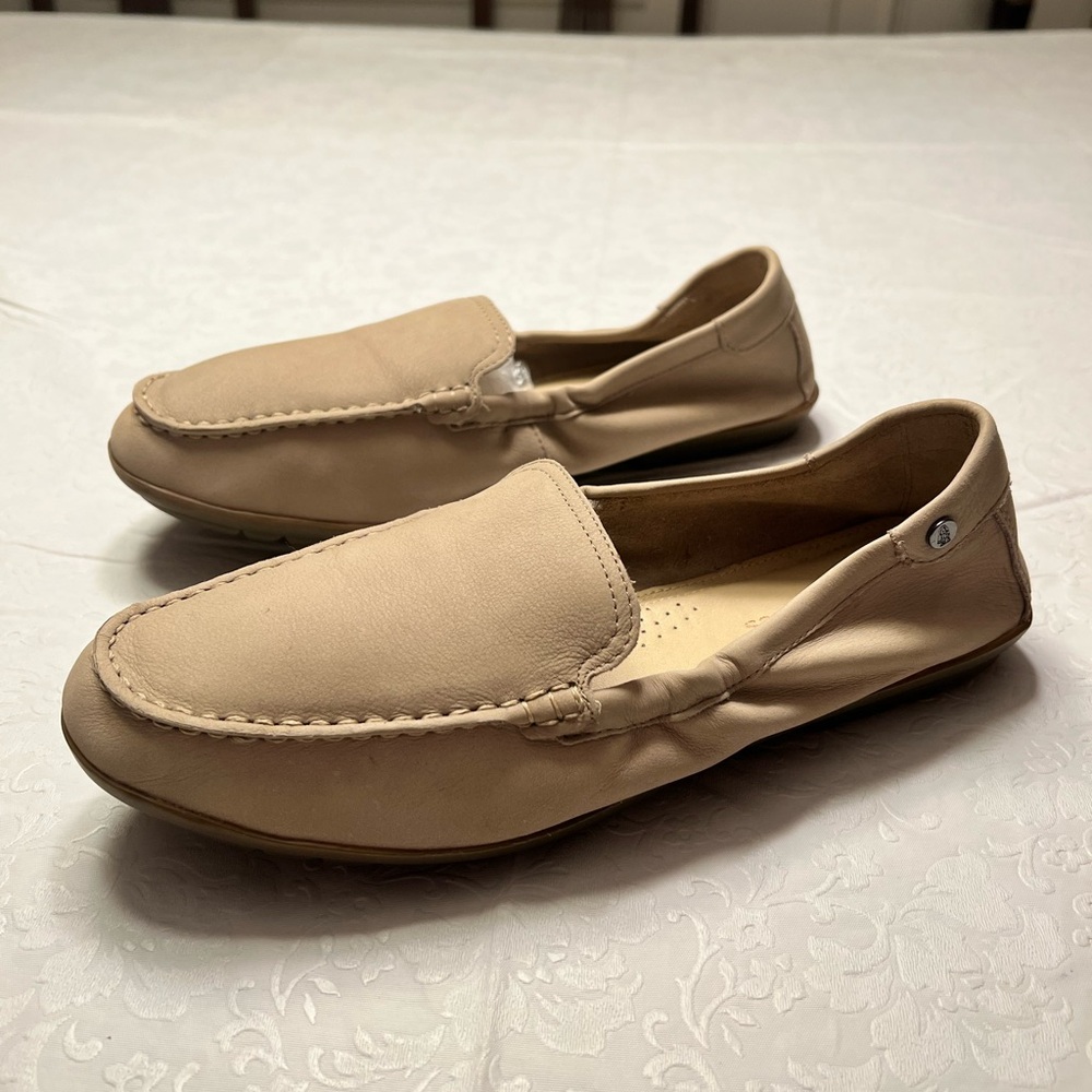 Hush Puppies Tan Women's Flats - Picture 6 of 9